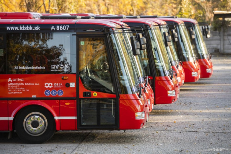 Київ отримає 25 міських автобусів від Братислави