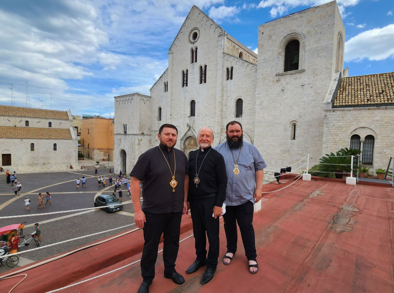 Єпископи УГКЦ здійснили паломництво до мощей святого Миколая у місті Барі, Італія
