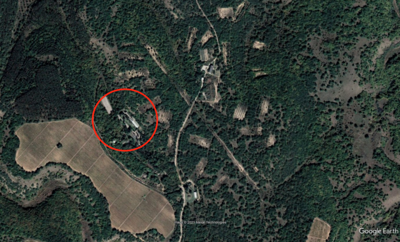 Є перші супутникові знімки, які зафіксували влучний удар Storm Shadow по командному пункту ЧФ РФ