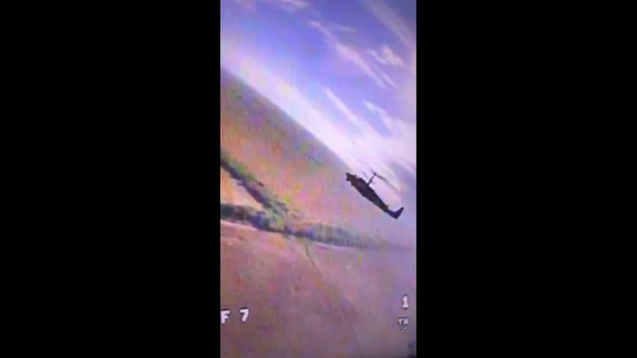 Ворожий Ка-52 в прицілі FPV-дрона-камікадзе, 6 вересня 2023 року, скрін-шот з відео підрозділу "Птахи Мадяра"