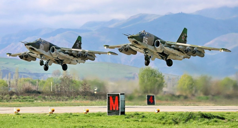 Рашистські Су-25СМ3, ілюстративне фото довоєнних часів