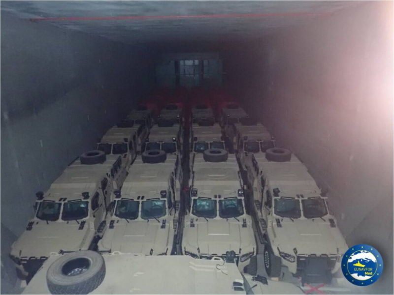 Суховантаж MV Meerdijk, який віз бронемашини BATT UMG до Лівії, котрі в свою чергу були конфісковані військово-морською місією ЄС, фото – IRINI