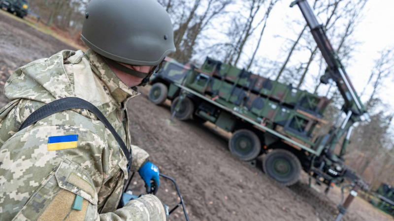 Українські військові опановують ЗРК IRIS-T, фото — Bundeswehr