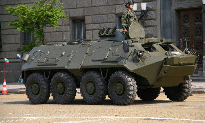 У Болгарії назвали "ганьбою" рішення ветувати поставку Україні БТР-60 і кажуть, що зможуть його подолати
