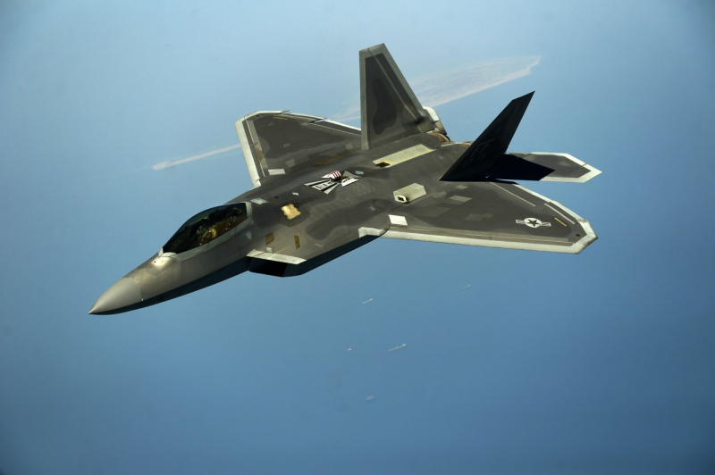 Чому Пентагон списує винищувачі F-22, яких й так усього 165 одиниць