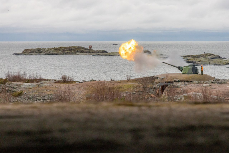 Стрільби із фінської берегової артустановки K-53 TK під час спільних навчань у листопаді 2023 року, фото - Lance Cpl. Christian Salazar, U.S. Marine Corps Forces, Europe and Africa