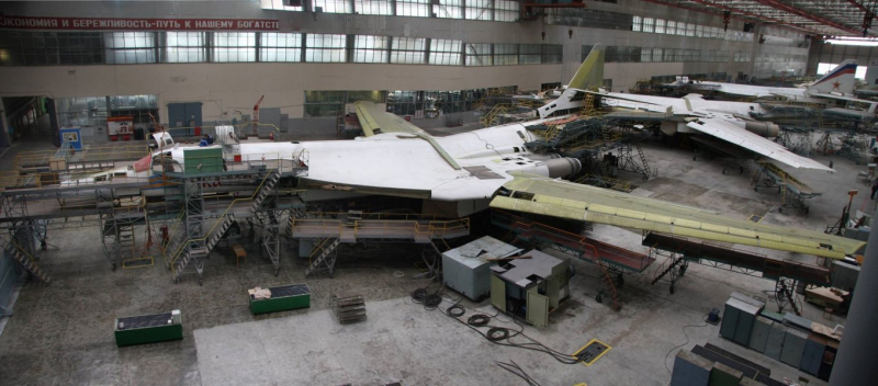 РФ запланувала зробити 70 Ту-214 на заводі-виробнику Ту-160 і Ту-22М3, а план не виконується