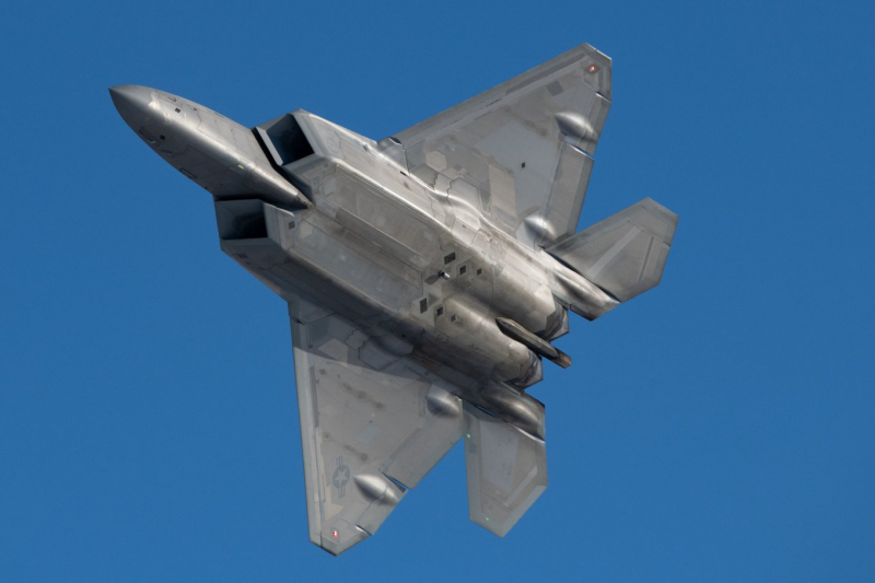 Чому Пентагон списує винищувачі F-22, яких й так усього 165 одиниць