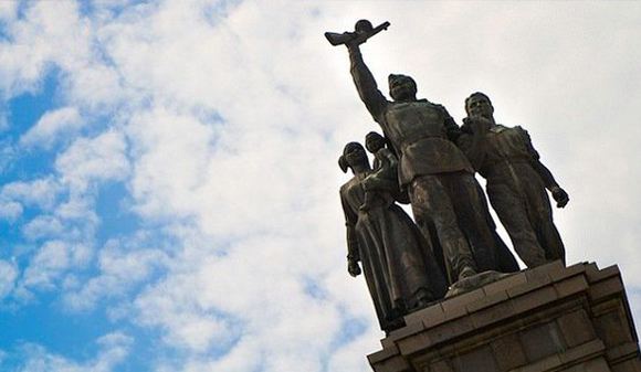  Деруссификация по-болгарски: в Софии сносят памятник "асвабадителям". ФОТО 