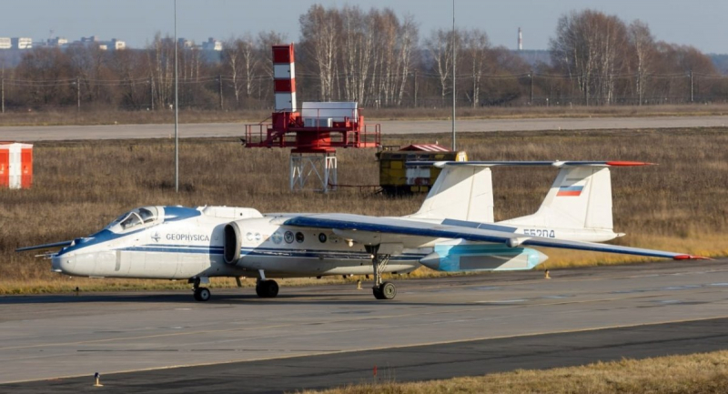 М-55 "Геофизика" ймовірно з контейнером апаратури радіотехнічної розвідки УКР-РТ, осінь 2023 року, зображення з відкритих джерел