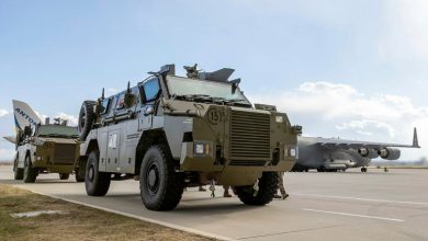 Вивантаження бронеавтомобілів Bushmaster та іншого оснащення для ЗСУ, квітень 2022 року, фото – Об’єднане оперативне командування Австралії