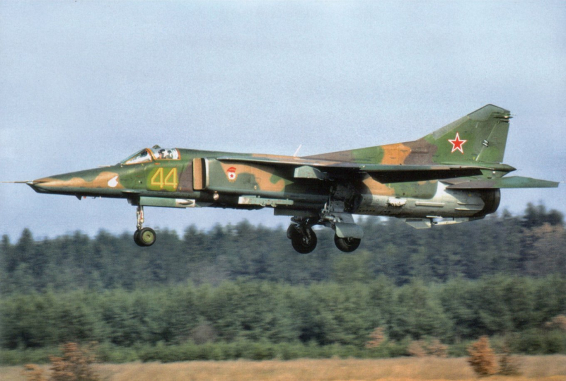Російський МиГ-27, архівне фото з відкритих джерел