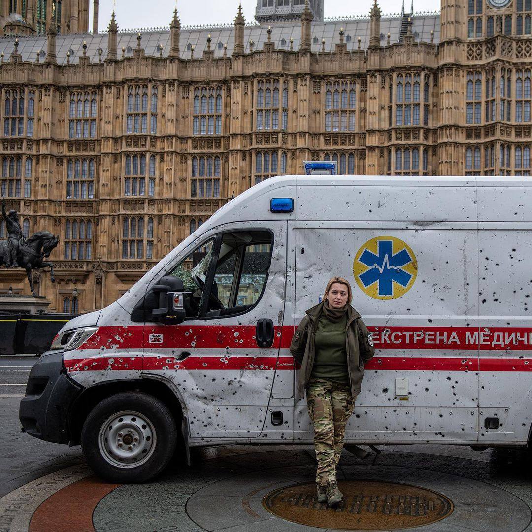 Карета швидкої українських медиків, яку розстріляли окупанти.