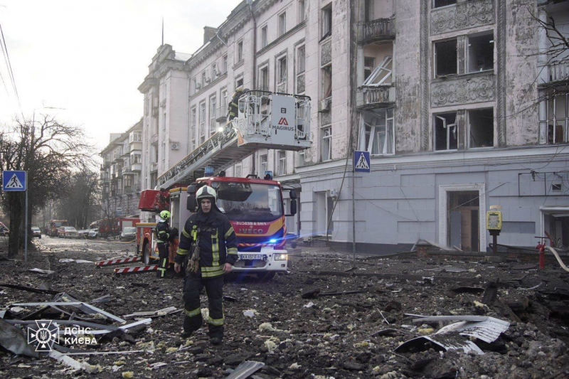  Обстріл Києва 21 березня: ФОТО і ВІДЕО наслідків ракетної атаки 