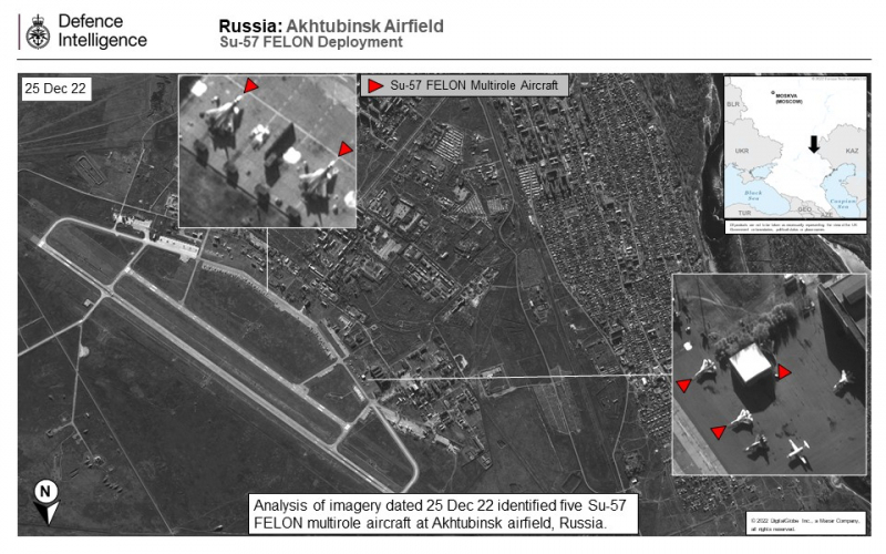 Російські Су-57 на летовищі в Ахтубінску наприкінці грудня 2022 року, зображення наводить Міноборони Великої Британії