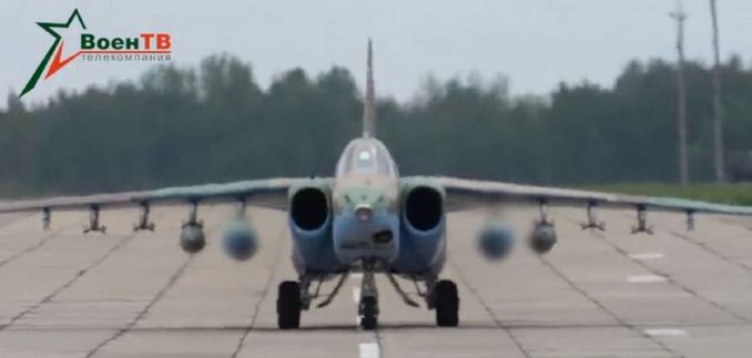  Ядерный конфуз Лукашенко: Z-каналы насмехаются над пропагандой и ее "секретными боеголовками" на Су-25. ФОТО 