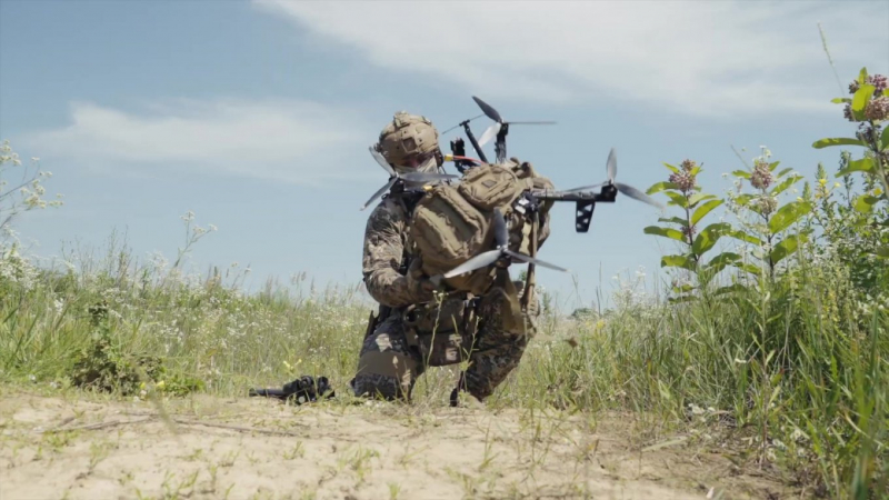 Найбільший український FPV-дрон "Королева Шершнів": бомбер, камікадзе, мінер та навіть матка