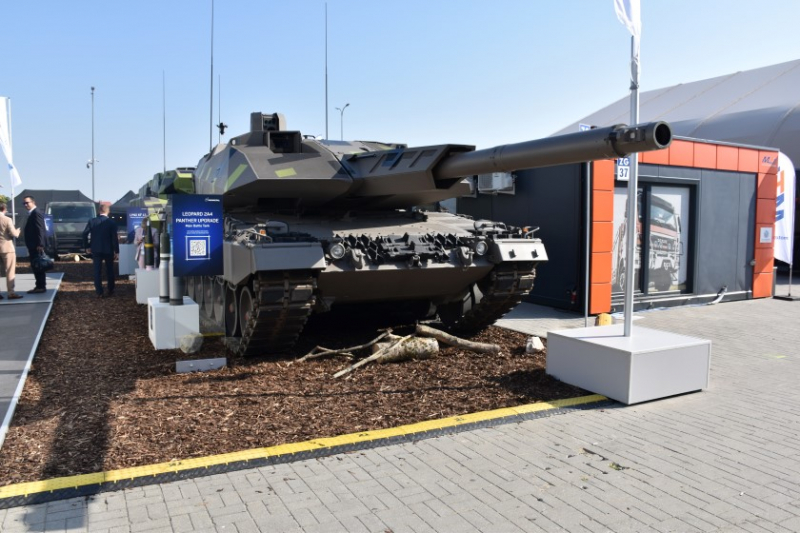 Leopard 2A4 з баштою від KF51 Panther на експозиції виставки MSPO 2024, фото - Bartłomiej Kucharski