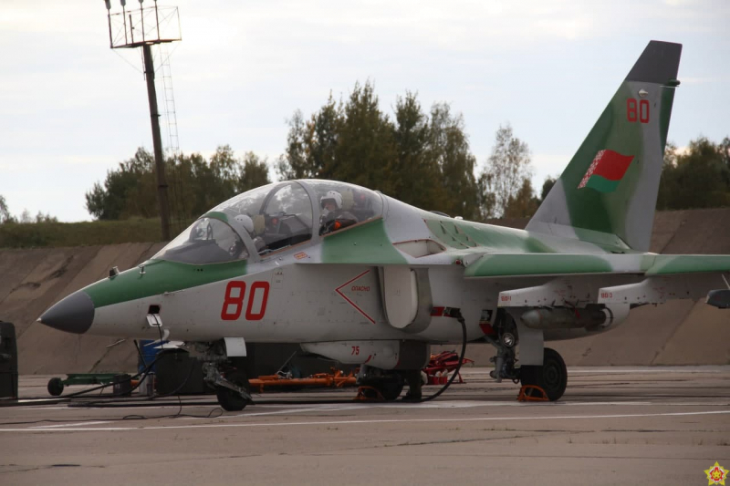 Що це за Як-130 повітряних сил Білорусі, що (не) порушив повітряний простір України (оновлено)