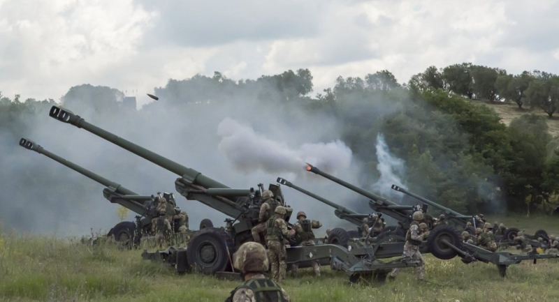 Італійська армія веде вогонь із FH-70, ілюстративне фото з відкритих джерел