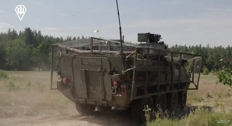 БТР Stryker, знімок екрану з відео Десантно-штурмових військ