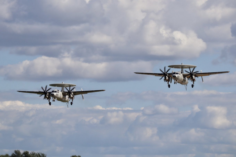 ВМС США відправили свої AWACS типу E-2C Hawkeye на авіабазу "Девіс-Монтан", і це дуже для нас актуально