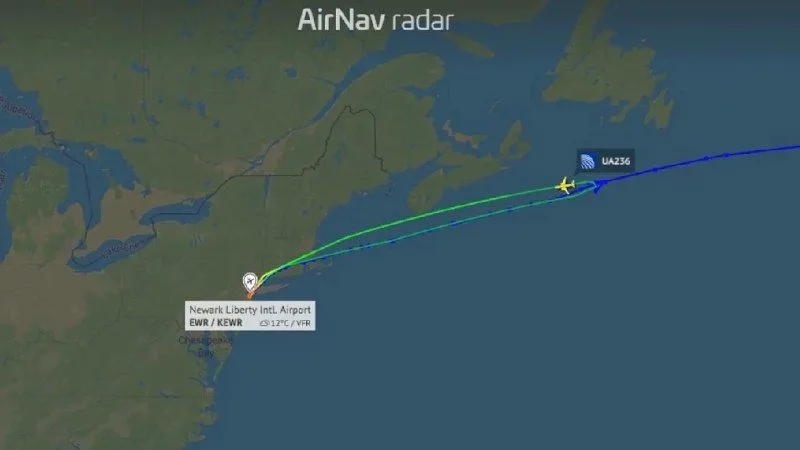 Літак United Airlines розвернули через Bluetooth‑пристрій із назвою Bomb