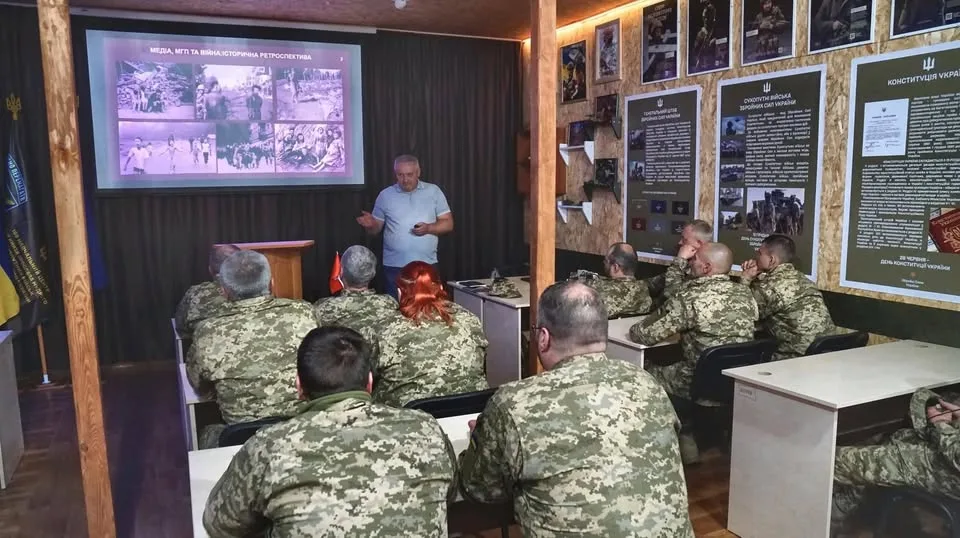 Сержанти ЗСУ пройшли тренінги з міжнародного гуманітарного права
