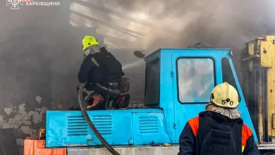 Російський ударний дрон влучив у будівлю підприємства на Харківщині