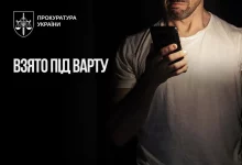 46-річного чоловіка підозрюють у розбещенні 10-річної дівчинки та зберіганні дитячої порнографії