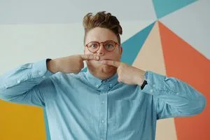 Шість непомітних звичок, які можуть зруйнувати кар’єру