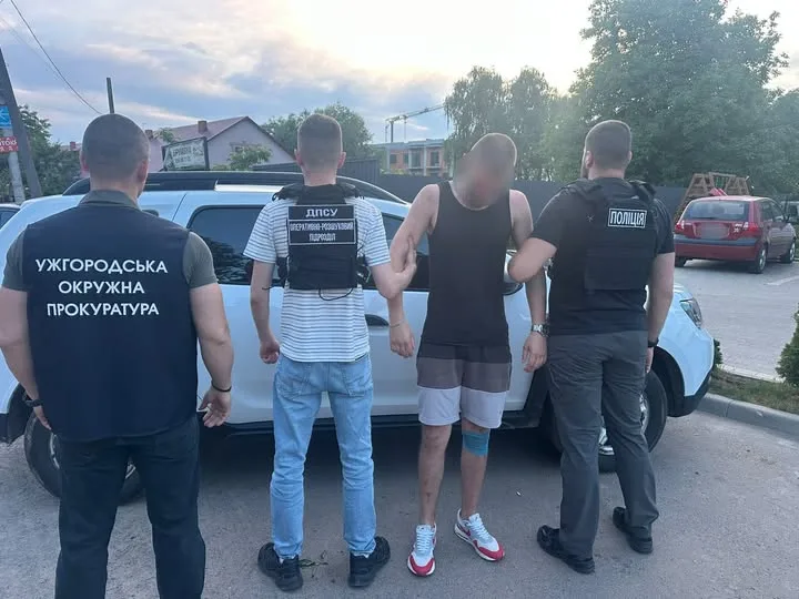На Закарпатті викрили два канали незаконного переправлення чоловіків через кордон
