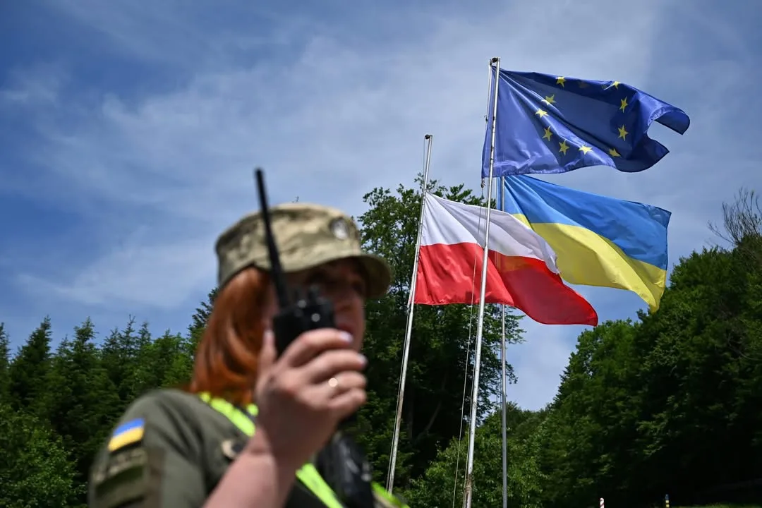 На кордоні з Польщею зростають черги: найбільше навантажені «Шегині», «Краківець» та «Рава-Руська»