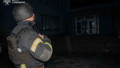 На Сумщині удар РФ по багатоквартирному будинку поранив трьох людей