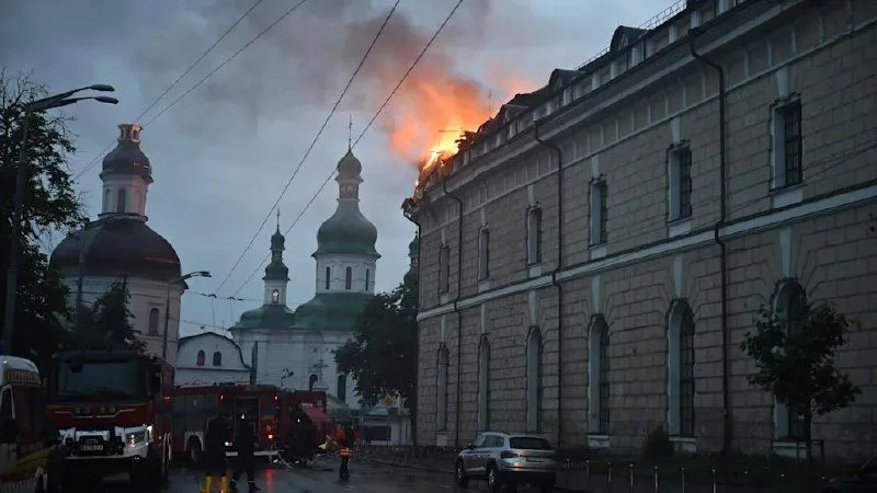 Російська масована атака по Україні: у Києві постраждала Києво-Печерська лавра