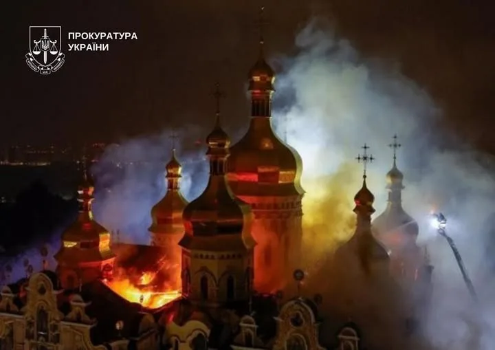 Удар РФ по Києво-Печерській лаврі та кіностудії Довженка кваліфікували як воєнний злочин
