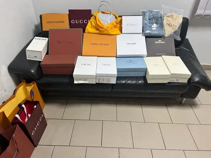 На «Краківці» та «Шегинях» виявили незадекларовані люксові товари на 2 млн грн