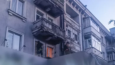 У Шостці російський дрон атакував житловий сектор, поранені жінка і дитина