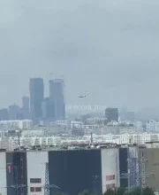 У Москві дрон вдарив по нафтопереробному заводу — момент удару зняли мешканці