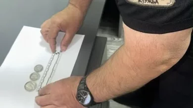 На Буковині прикордонники вилучили старовинні монети та Євангеліє