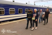 До Рівненщини прибув девʼятий евакуаційний потяг із Донеччини