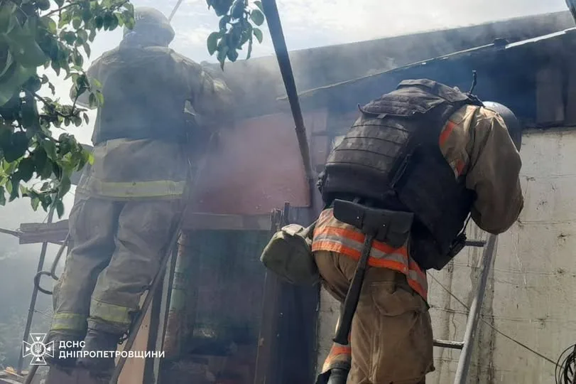 Росія завдала повторного удару по рятувальниках ДСНС у Нікополі