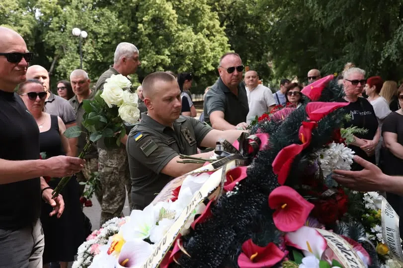 В Ужгороді попрощалися з полеглим прикордонником Ігорем Томіленком
