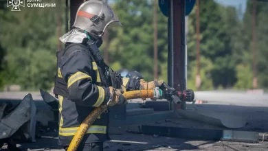 Російський удар по околиці Сум: поранено трьох людей та сталася пожежа на АЗС