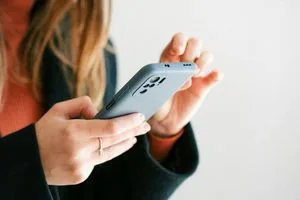 Чому люди не відповідають у месенджерах відразу, навіть коли прочитали