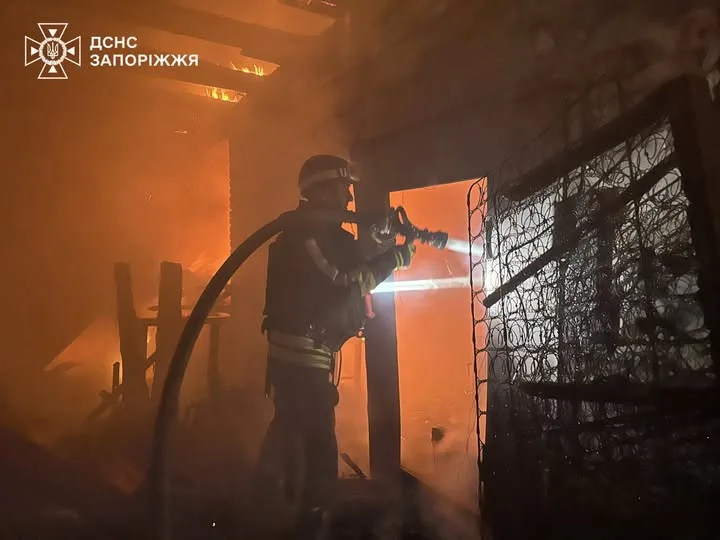 У Запоріжжі троє людей поранені внаслідок атаки російського БпЛА