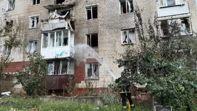 Удар БпЛА РФ по багатоповерхівці в Ізюмі: одна людина загинула, троє поранені