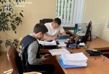 Директор філії «Укрзалізниці» підозрюється у збитках понад 48 млн грн через аукціони вагонів