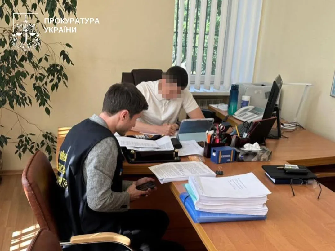Директор філії «Укрзалізниці» підозрюється у збитках понад 48 млн грн через аукціони вагонів