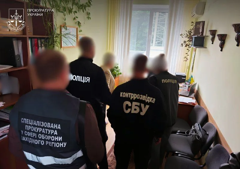 На Хмельниччині викрили працівницю вишу та її сина на схемі ухилення від мобілізації
